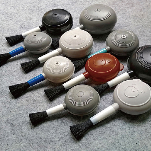 Tegneserie bjørneblåsende børste for rengjøring av kikkerter eller riller